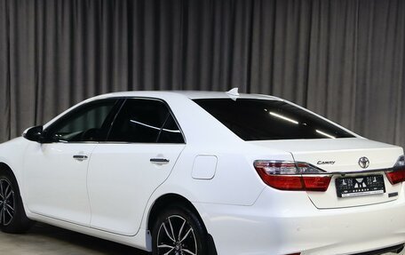 Toyota Camry, 2017 год, 1 949 000 рублей, 4 фотография