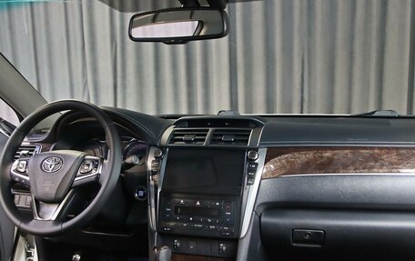 Toyota Camry, 2017 год, 1 949 000 рублей, 5 фотография