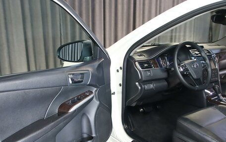 Toyota Camry, 2017 год, 1 949 000 рублей, 7 фотография