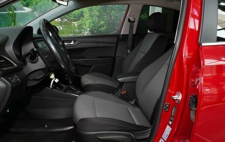 Hyundai Solaris II рестайлинг, 2017 год, 1 348 000 рублей, 10 фотография