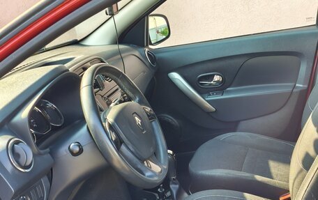 Renault Sandero II рестайлинг, 2015 год, 700 000 рублей, 6 фотография