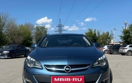 Opel Astra J, 2013 год, 700 000 рублей, 1 фотография