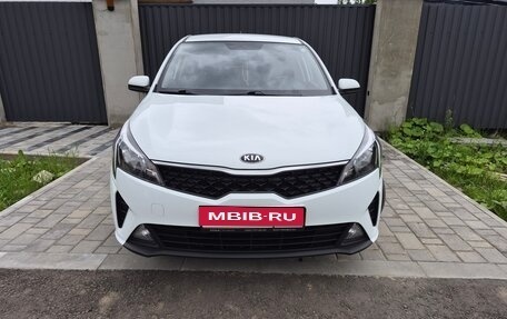 KIA Rio IV, 2020 год, 1 740 000 рублей, 1 фотография