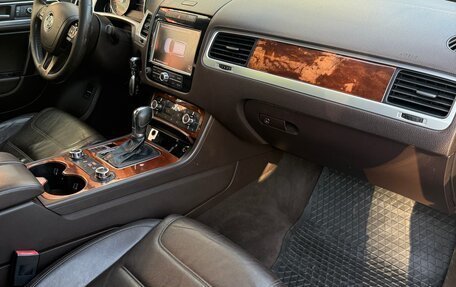 Volkswagen Touareg III, 2010 год, 1 230 000 рублей, 10 фотография