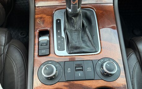 Volkswagen Touareg III, 2010 год, 1 230 000 рублей, 16 фотография