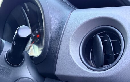 Toyota Vitz, 2015 год, 799 000 рублей, 16 фотография