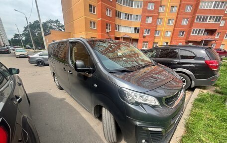 Peugeot Traveller I, 2021 год, 3 000 000 рублей, 2 фотография