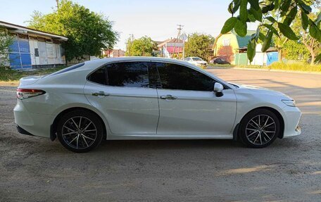 Toyota Camry, 2021 год, 3 600 000 рублей, 6 фотография