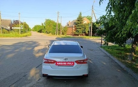 Toyota Camry, 2021 год, 3 600 000 рублей, 4 фотография