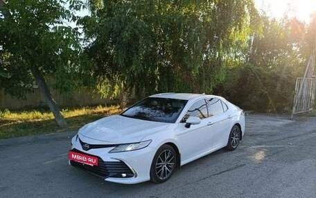 Toyota Camry, 2021 год, 3 600 000 рублей, 5 фотография