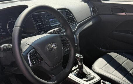 Hyundai Elantra VI рестайлинг, 2017 год, 1 350 000 рублей, 8 фотография