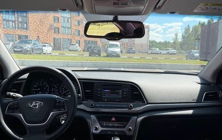 Hyundai Elantra VI рестайлинг, 2017 год, 1 350 000 рублей, 11 фотография