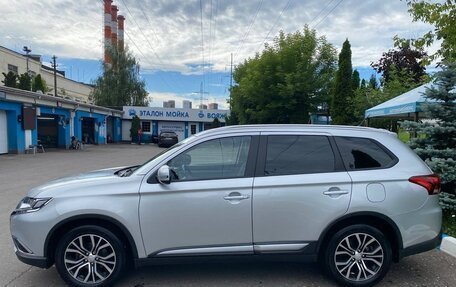 Mitsubishi Outlander III рестайлинг 3, 2015 год, 2 450 000 рублей, 5 фотография
