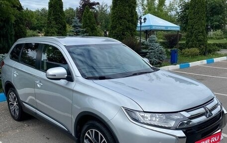 Mitsubishi Outlander III рестайлинг 3, 2015 год, 2 450 000 рублей, 2 фотография