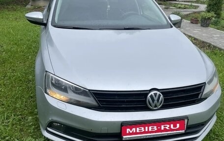 Volkswagen Jetta VI, 2015 год, 1 100 000 рублей, 1 фотография