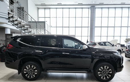Mitsubishi Montero Sport, 2022 год, 3 850 000 рублей, 8 фотография