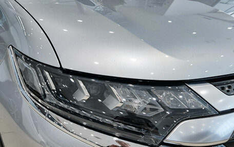 Mitsubishi Outlander III рестайлинг 3, 2019 год, 3 222 500 рублей, 21 фотография