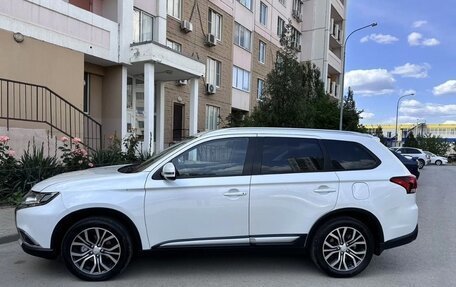 Mitsubishi Outlander III рестайлинг 3, 2015 год, 1 790 000 рублей, 5 фотография