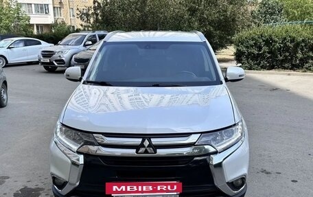 Mitsubishi Outlander III рестайлинг 3, 2015 год, 1 790 000 рублей, 3 фотография