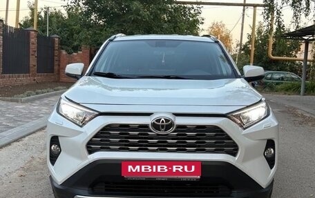 Toyota RAV4, 2019 год, 3 300 000 рублей, 3 фотография