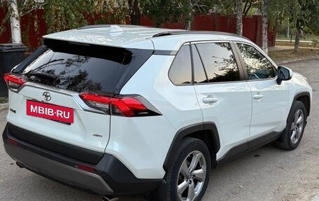 Toyota RAV4, 2019 год, 3 300 000 рублей, 5 фотография