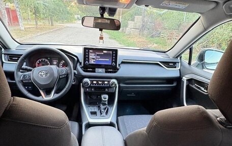 Toyota RAV4, 2019 год, 3 300 000 рублей, 7 фотография