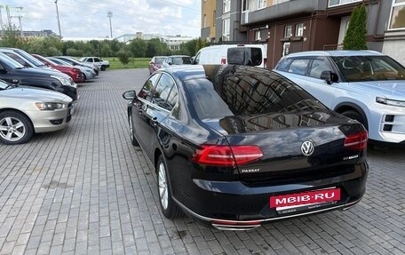 Volkswagen Passat B8 рестайлинг, 2015 год, 1 799 000 рублей, 3 фотография