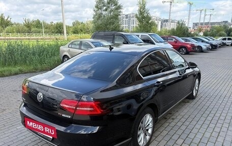 Volkswagen Passat B8 рестайлинг, 2015 год, 1 799 000 рублей, 4 фотография