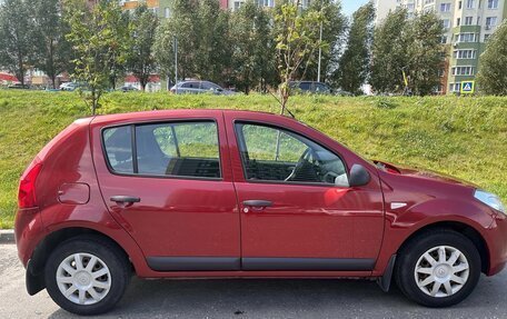 Renault Sandero I, 2013 год, 590 000 рублей, 2 фотография