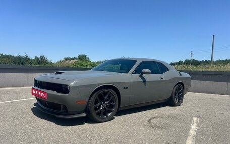 Dodge Challenger III рестайлинг 2, 2023 год, 3 700 000 рублей, 1 фотография