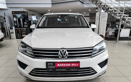 Volkswagen Touareg III, 2015 год, 2 750 000 рублей, 2 фотография