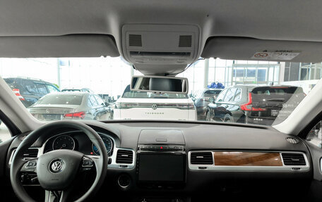 Volkswagen Touareg III, 2015 год, 2 750 000 рублей, 17 фотография