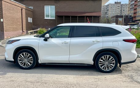 Toyota Highlander, 2021 год, 5 555 000 рублей, 4 фотография
