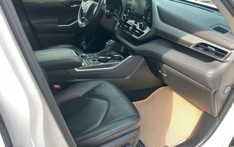 Toyota Highlander, 2021 год, 5 555 000 рублей, 14 фотография