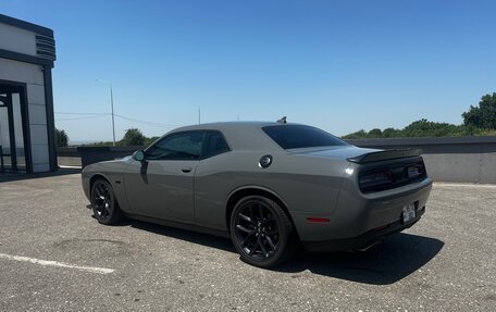 Dodge Challenger III рестайлинг 2, 2023 год, 3 700 000 рублей, 3 фотография