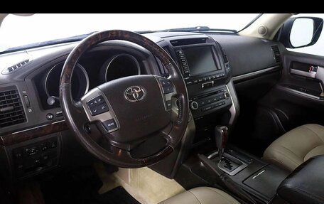 Toyota Land Cruiser 200, 2008 год, 2 150 000 рублей, 6 фотография