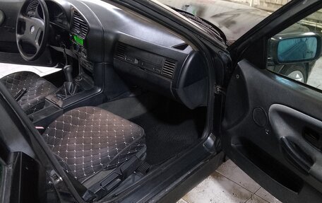 BMW 3 серия, 1991 год, 320 000 рублей, 13 фотография