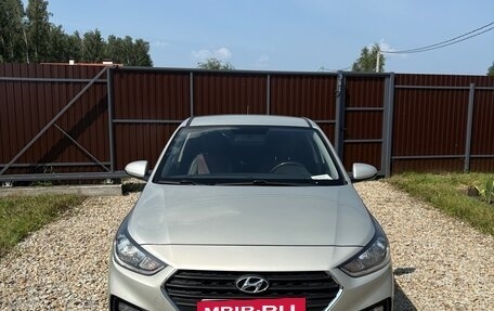 Hyundai Solaris II рестайлинг, 2019 год, 1 210 000 рублей, 1 фотография