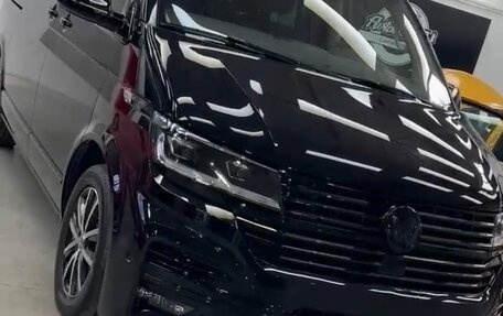Volkswagen Multivan T6 рестайлинг, 2019 год, 5 000 000 рублей, 2 фотография