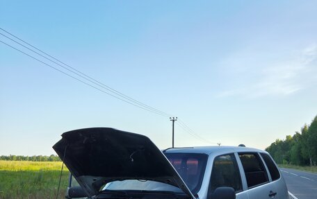 Chevrolet Niva I рестайлинг, 2005 год, 270 000 рублей, 2 фотография