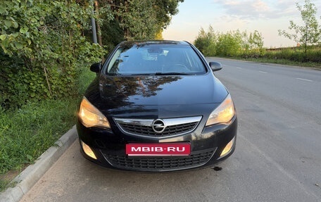 Opel Astra J, 2011 год, 570 000 рублей, 1 фотография