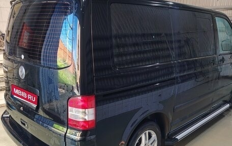 Volkswagen Multivan T5, 2005 год, 900 000 рублей, 1 фотография