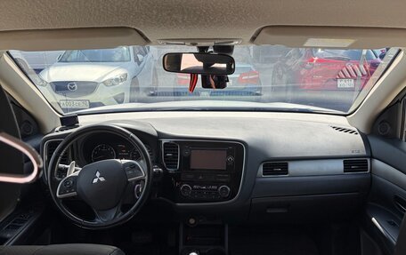 Mitsubishi Outlander III рестайлинг 3, 2013 год, 1 400 000 рублей, 9 фотография