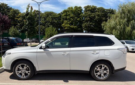 Mitsubishi Outlander III рестайлинг 3, 2013 год, 1 400 000 рублей, 4 фотография