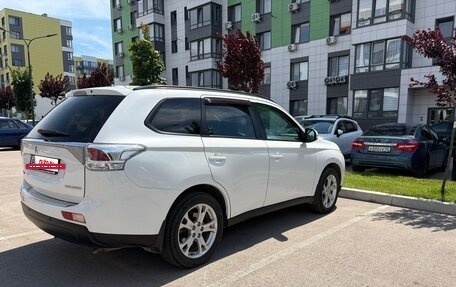 Mitsubishi Outlander III рестайлинг 3, 2013 год, 1 400 000 рублей, 7 фотография