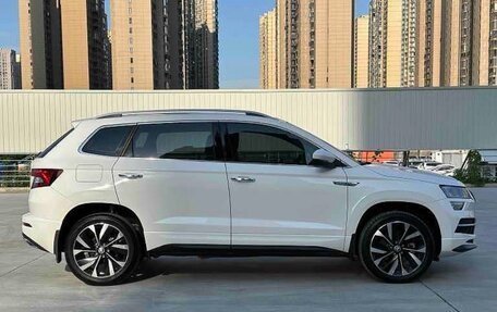 Skoda Karoq I, 2023 год, 2 156 000 рублей, 8 фотография