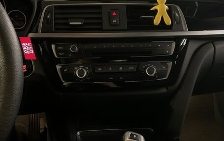 BMW 3 серия, 2017 год, 1 800 000 рублей, 10 фотография