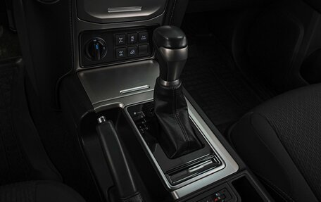 Toyota Land Cruiser Prado 150 рестайлинг 2, 2019 год, 6 869 000 рублей, 12 фотография