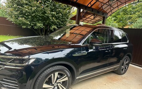 Volkswagen Touareg III, 2019 год, 5 700 000 рублей, 2 фотография