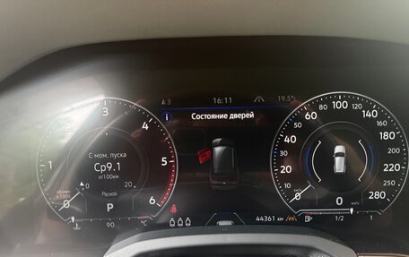 Volkswagen Touareg III, 2019 год, 5 700 000 рублей, 4 фотография